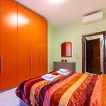 Guesthost - Station Colorful With Balcony X5 * Parma