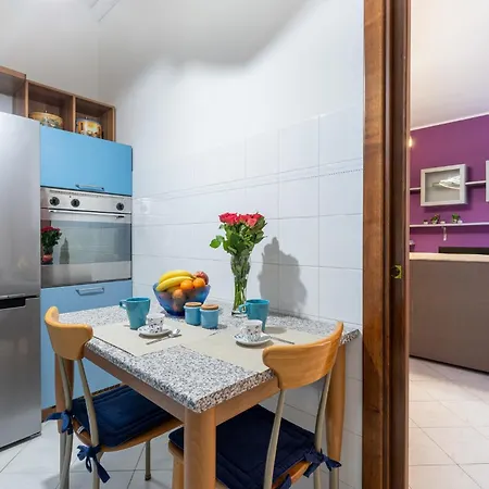 شقة Guesthost - Station Colorful With Balcony X5 *