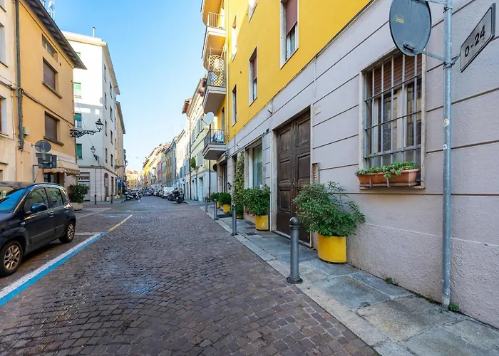 Station Colorful With Balcony X5 Lejlighed